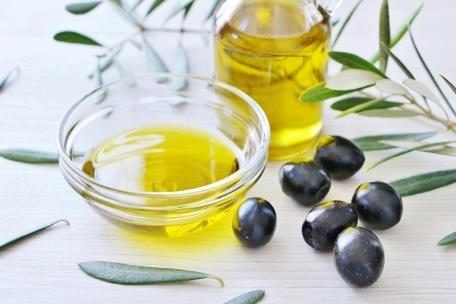 オリーブの実とオリーブオイル