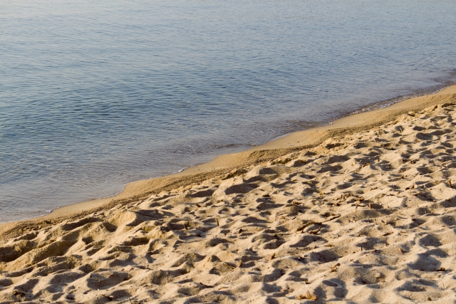 砂浜の海
