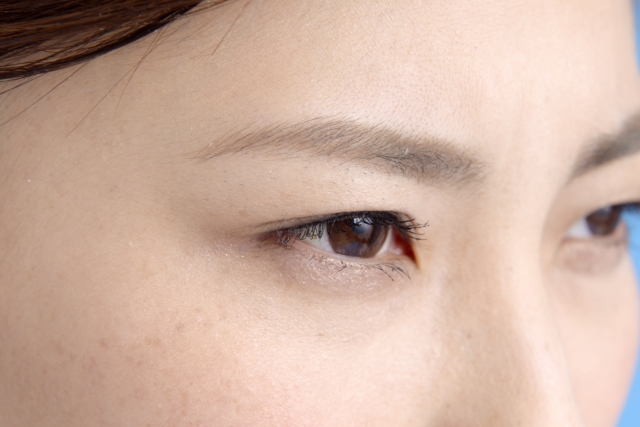 女性の顔アップ